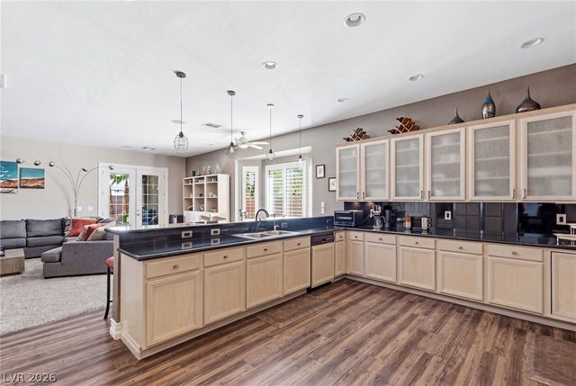 8052 Dark Hollow Place, Las Vegas, NV 89117