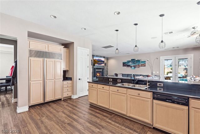 8052 Dark Hollow Place, Las Vegas, NV 89117