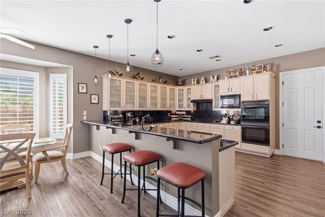 8052 Dark Hollow Place, Las Vegas, NV 89117