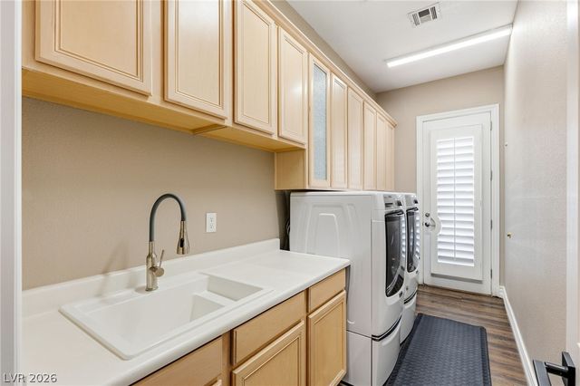 8052 Dark Hollow Place, Las Vegas, NV 89117