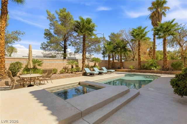 8052 Dark Hollow Place, Las Vegas, NV 89117