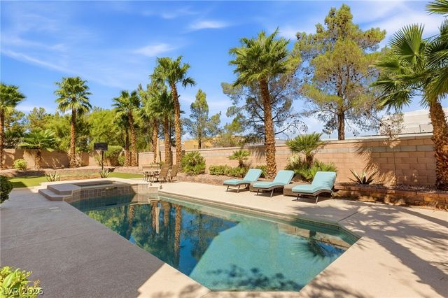 8052 Dark Hollow Place, Las Vegas, NV 89117