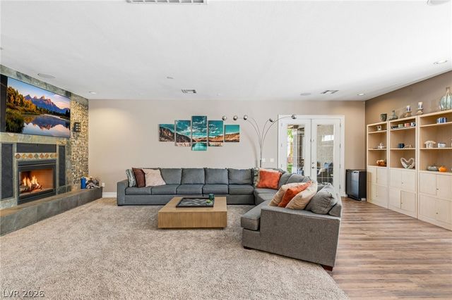 8052 Dark Hollow Place, Las Vegas, NV 89117