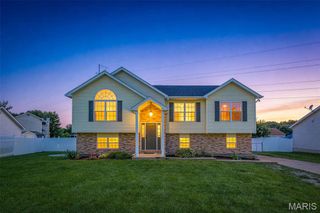 4204 W Rock Creek Road, High Ridge, MO 63049