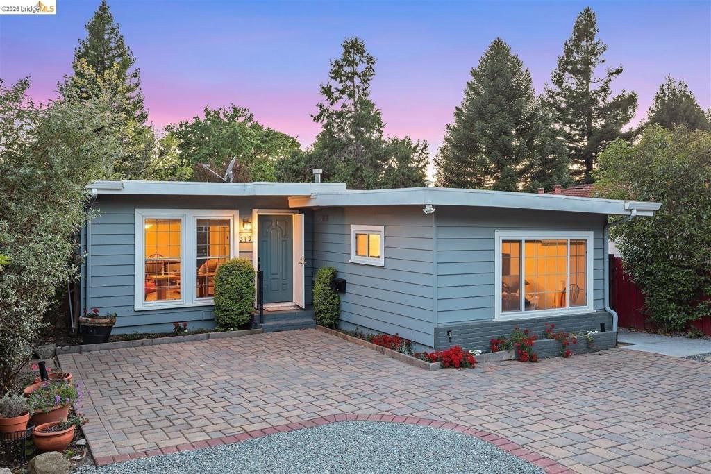 Image 1 of property listing at 319 N San Pedro RD, San Rafael, CA 94903