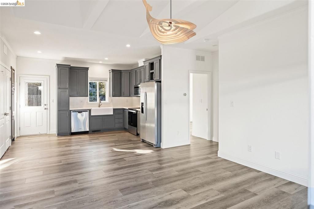 Image 21 of property listing at 319 N San Pedro RD, San Rafael, CA 94903