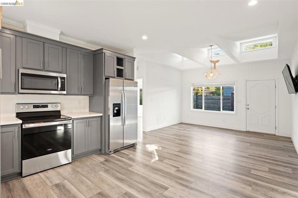 Image 23 of property listing at 319 N San Pedro RD, San Rafael, CA 94903