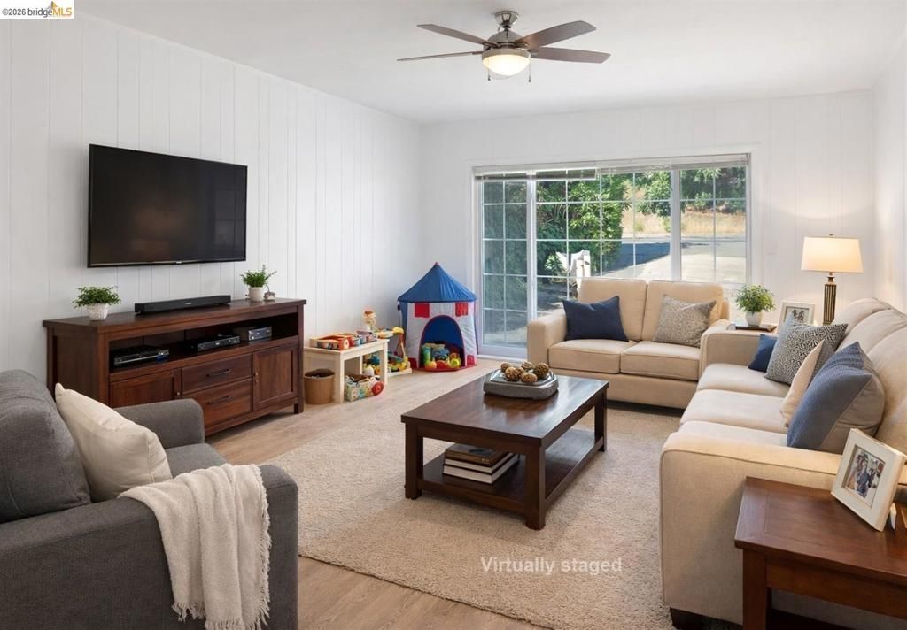 Image 4 of property listing at 319 N San Pedro RD, San Rafael, CA 94903