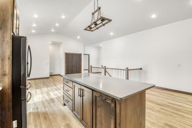 1153 45th Avenue S, Moorhead, MN 56560