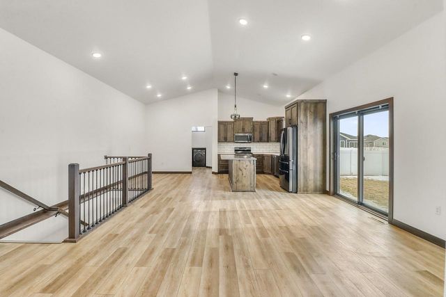 1153 45th Avenue S, Moorhead, MN 56560