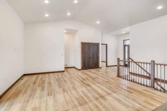 1153 45th Avenue S, Moorhead, MN 56560