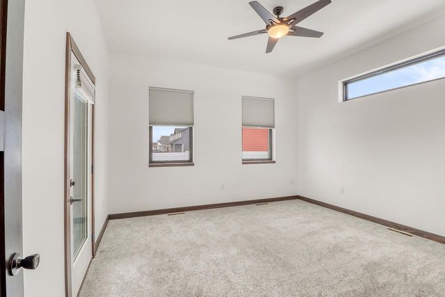 1153 45th Avenue S, Moorhead, MN 56560