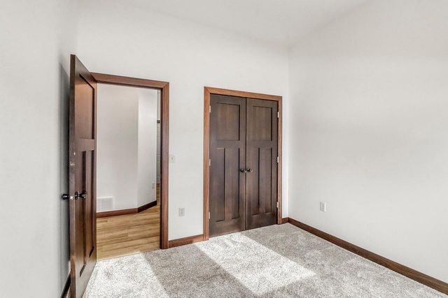 1153 45th Avenue S, Moorhead, MN 56560