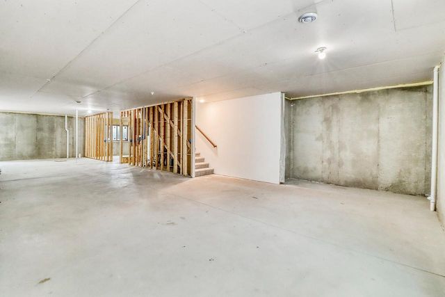 1153 45th Avenue S, Moorhead, MN 56560