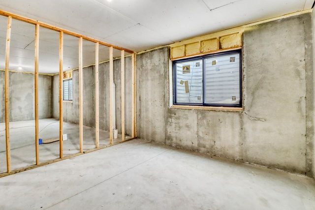 1153 45th Avenue S, Moorhead, MN 56560