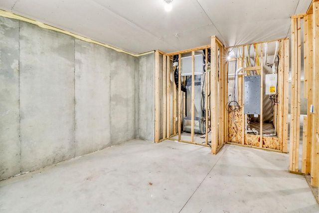 1153 45th Avenue S, Moorhead, MN 56560