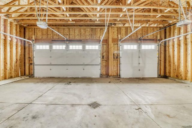 1153 45th Avenue S, Moorhead, MN 56560