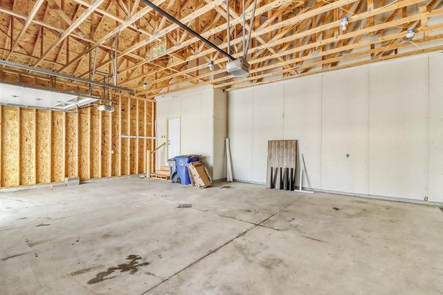 1153 45th Avenue S, Moorhead, MN 56560