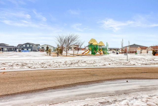 1153 45th Avenue S, Moorhead, MN 56560