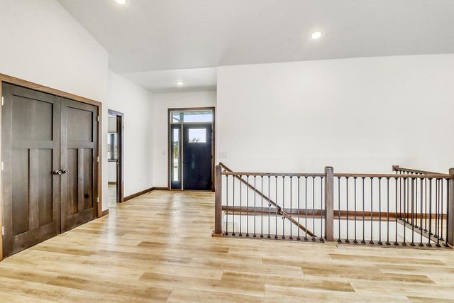 1153 45th Avenue S, Moorhead, MN 56560