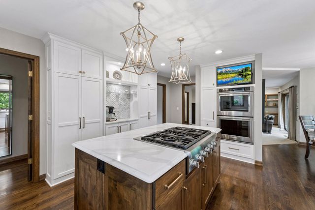 7885 133rd Street W, Apple Valley, MN 55124