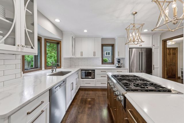 7885 133rd Street W, Apple Valley, MN 55124