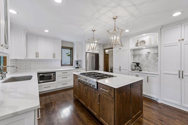 7885 133rd Street W, Apple Valley, MN 55124