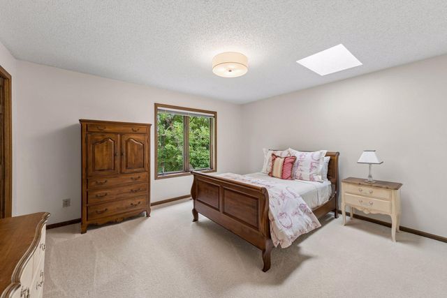 7885 133rd Street W, Apple Valley, MN 55124