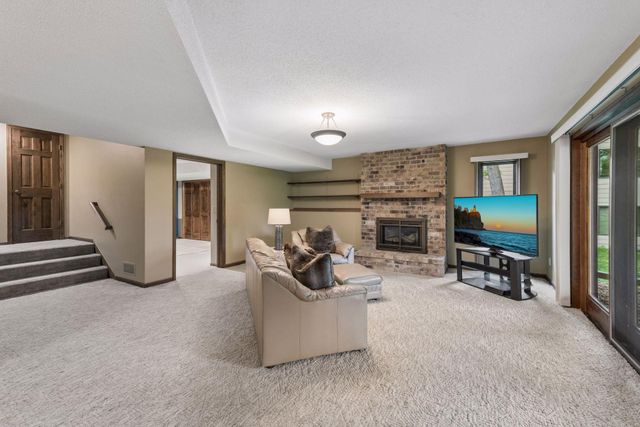7885 133rd Street W, Apple Valley, MN 55124