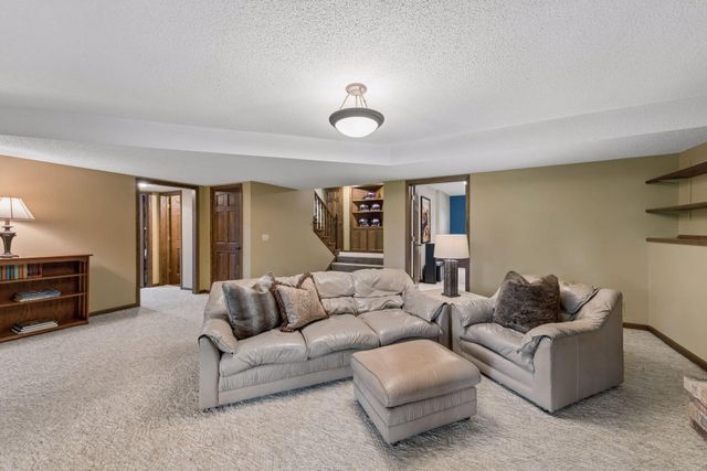 7885 133rd Street W, Apple Valley, MN 55124