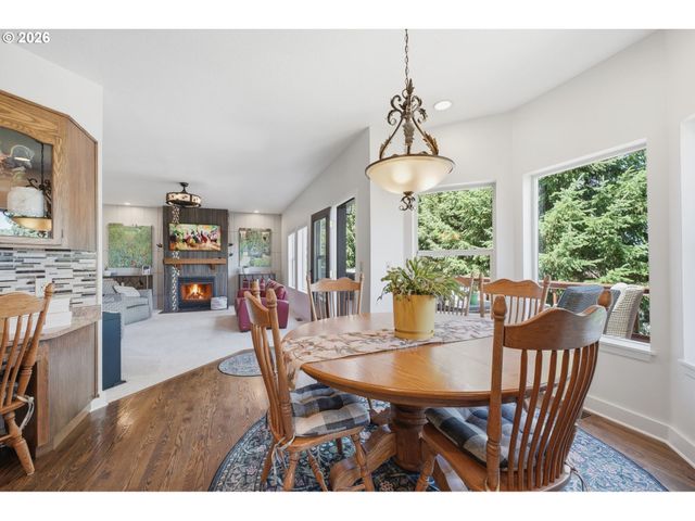 2790 CARRIAGE Way, West Linn, OR 97068