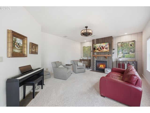 2790 CARRIAGE Way, West Linn, OR 97068