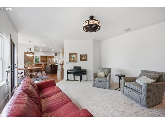 2790 CARRIAGE Way, West Linn, OR 97068