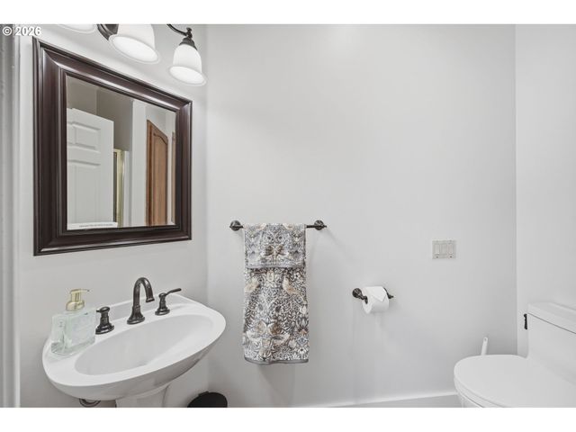2790 CARRIAGE Way, West Linn, OR 97068