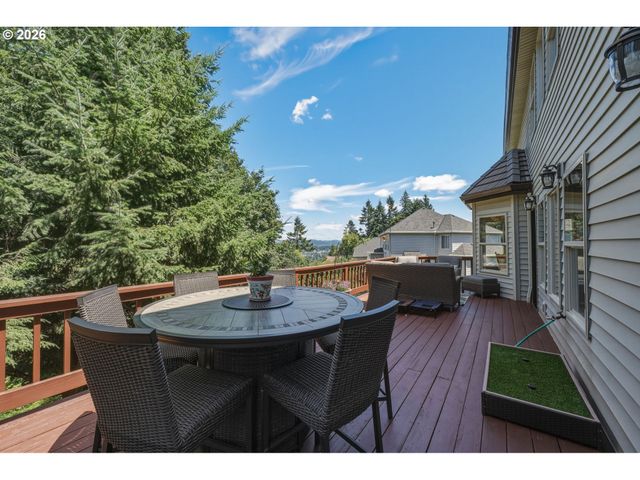 2790 CARRIAGE Way, West Linn, OR 97068