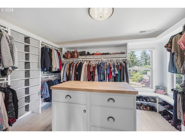 2790 CARRIAGE Way, West Linn, OR 97068