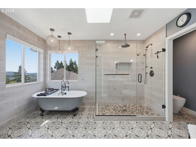 2790 CARRIAGE Way, West Linn, OR 97068