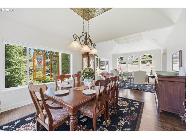 2790 CARRIAGE Way, West Linn, OR 97068