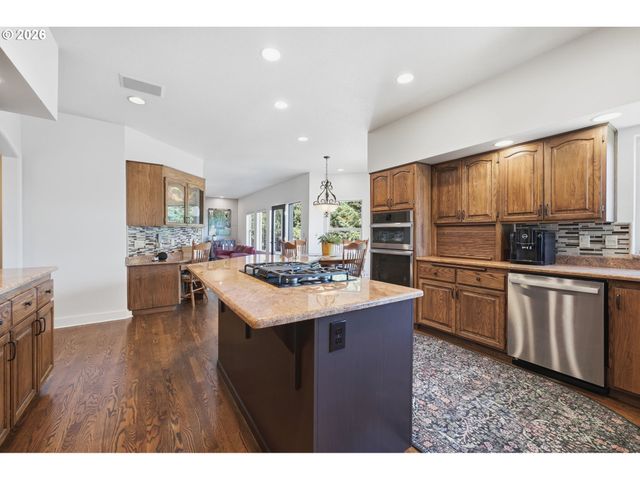 2790 CARRIAGE Way, West Linn, OR 97068