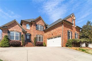 6003 Red Oak Court, Kernersville, NC 27284