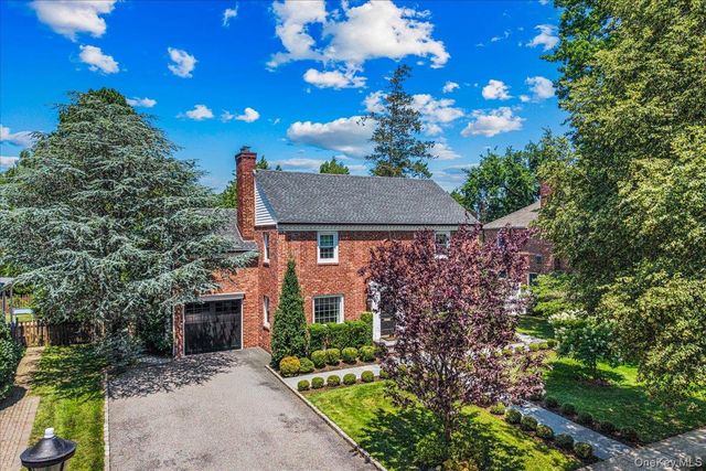 93 Kenwood Road, Garden City, NY 11530