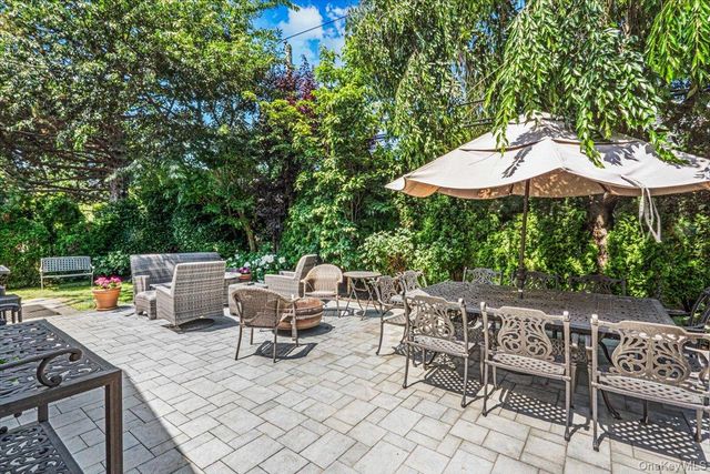 93 Kenwood Road, Garden City, NY 11530