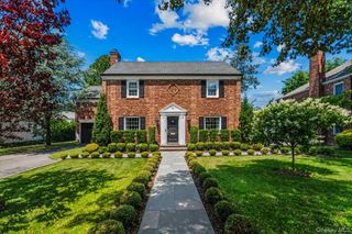 93 Kenwood Road, Garden City, NY 11530