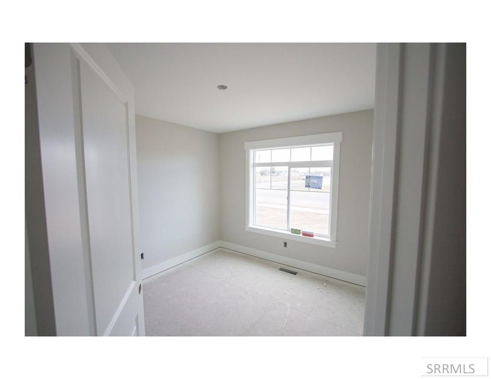 Image 17 of property listing at 2071 S Bellagio Drive, Ammon, ID 83401