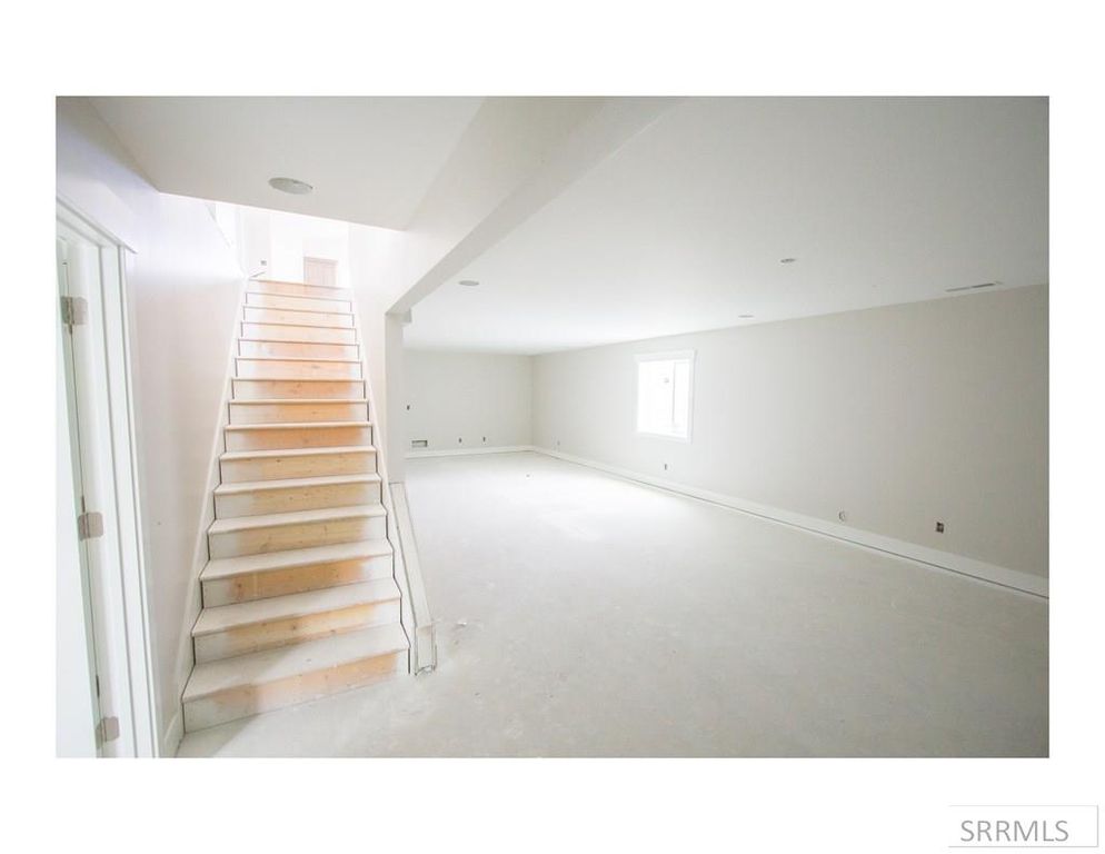 Image 22 of property listing at 2071 S Bellagio Drive, Ammon, ID 83401