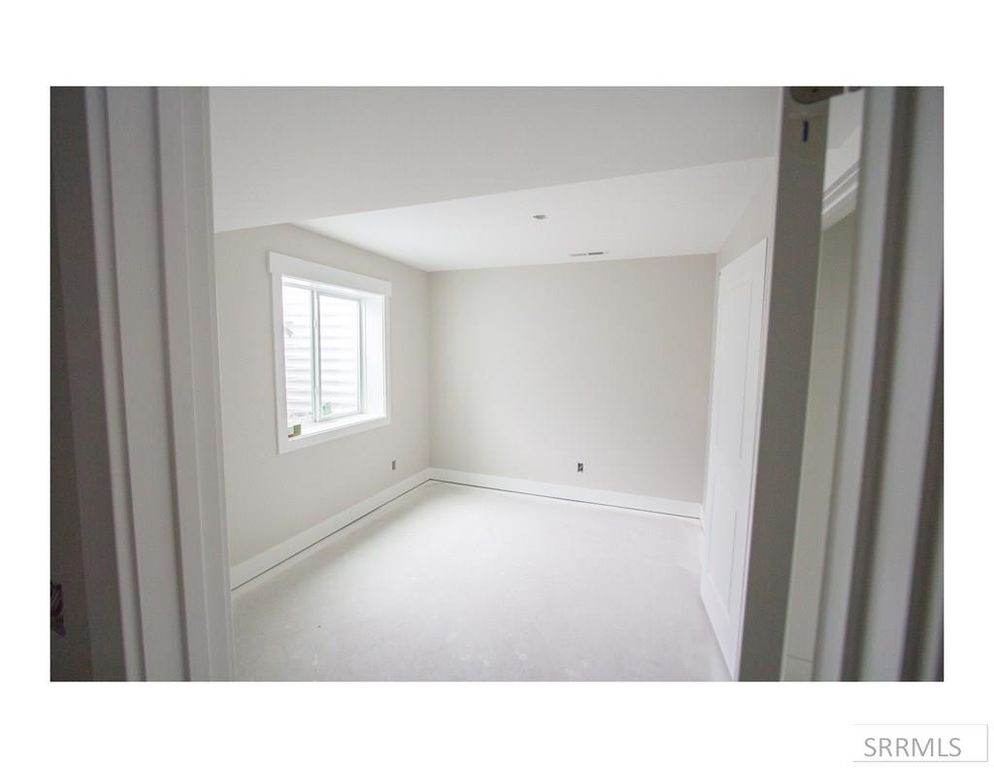 Image 24 of property listing at 2071 S Bellagio Drive, Ammon, ID 83401