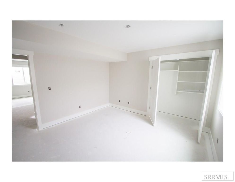 Image 27 of property listing at 2071 S Bellagio Drive, Ammon, ID 83401