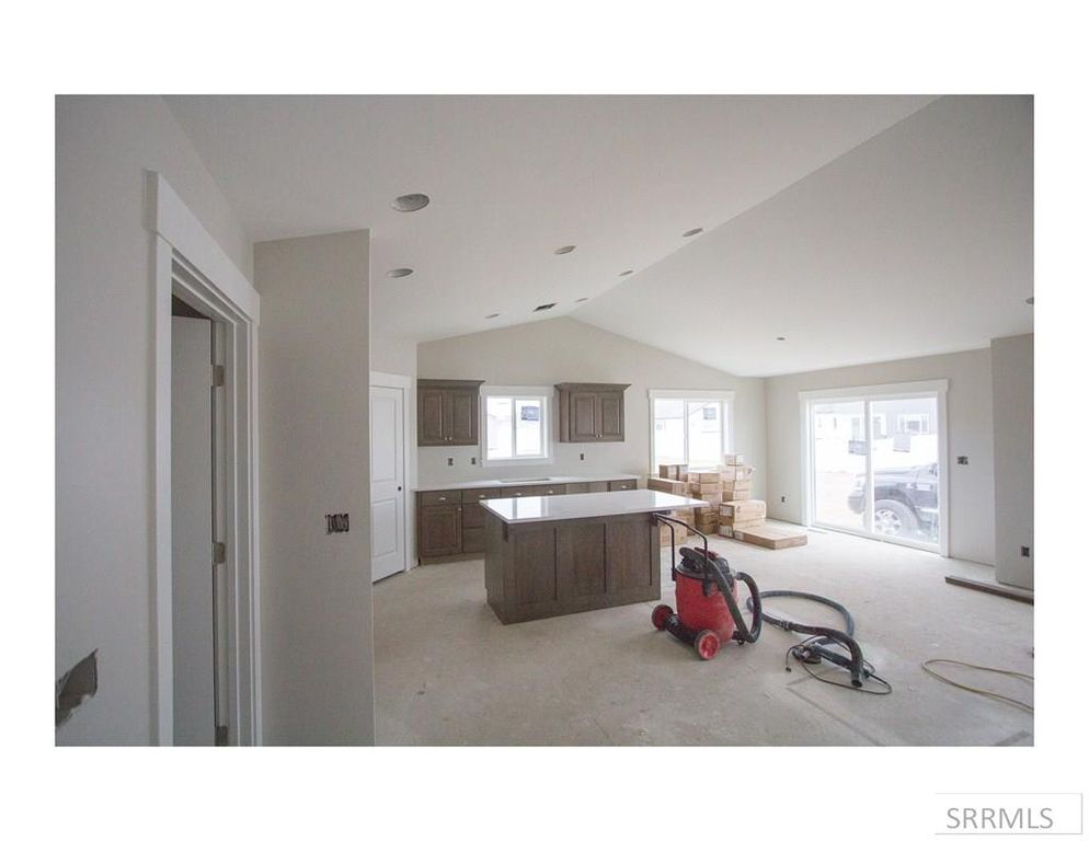 Image 6 of property listing at 2071 S Bellagio Drive, Ammon, ID 83401