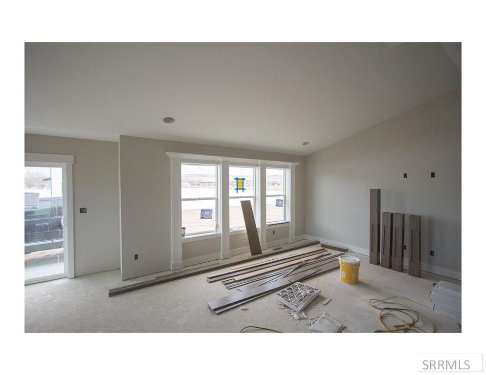 Image 7 of property listing at 2071 S Bellagio Drive, Ammon, ID 83401