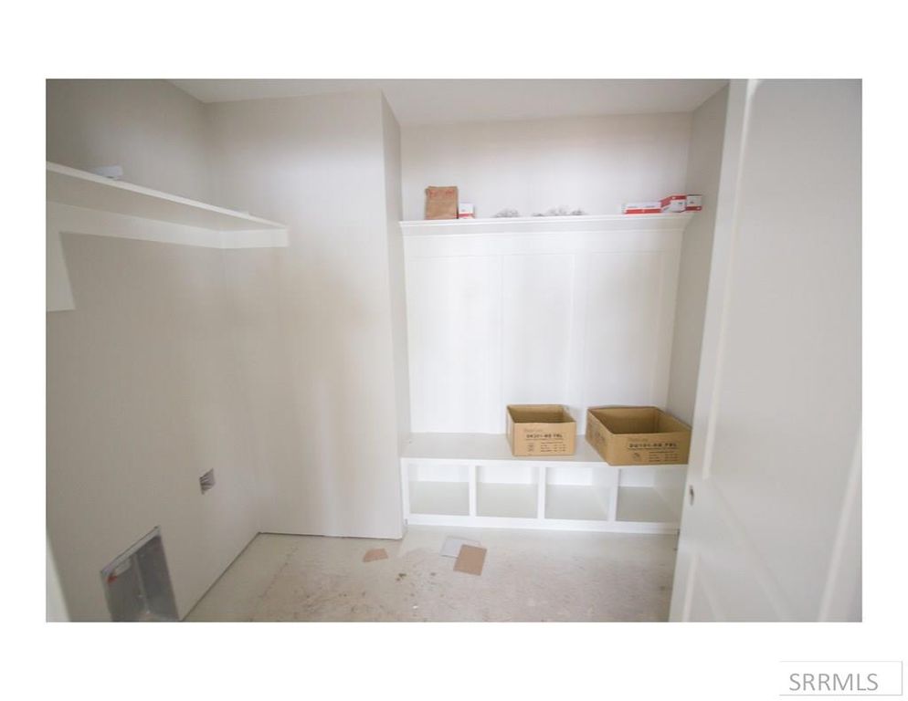 Image 9 of property listing at 2071 S Bellagio Drive, Ammon, ID 83401